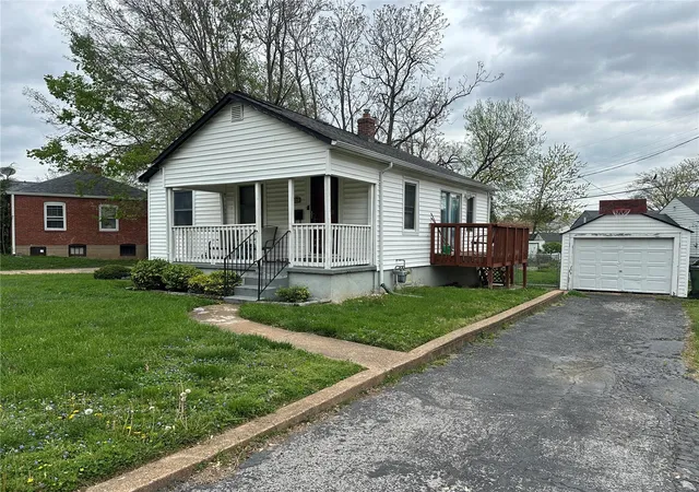 Photo 2 of Single family home for sale at 3608 Saint Marguerite Ln, Saint Ann, MO 63074 | MLS# 25024270 | Listing updated on 2025-04-19