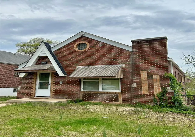 Photo 1 of Single family home for sale at 4615 S 37th Street, Saint Louis, MO 63116 | MLS# 25024291 | Listing updated on 2025-04-18