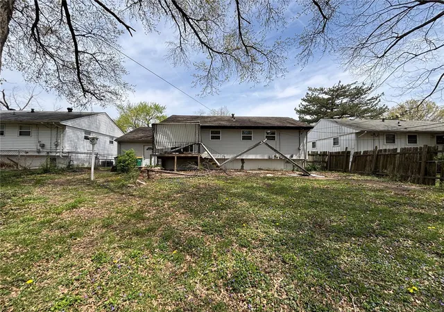 Photo 3 of Single family home for sale at 1428 Columbus Dr, Saint Louis, MO 63138 | MLS# 25024346 | Listing updated on 2025-04-21