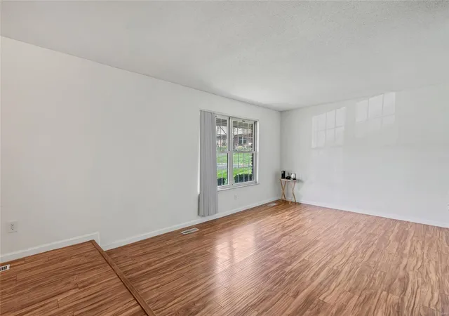 Photo 2 of Townhouse for sale at 4334 Chateau De Ville Dr, Saint Louis, MO 63129 | MLS# 25024360 | Listing updated on 2025-04-18