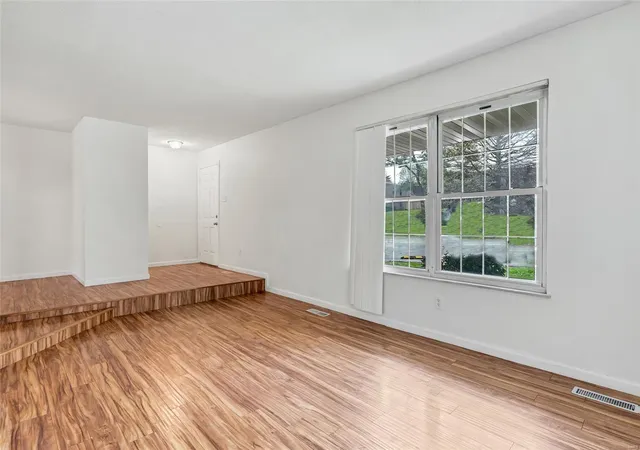Photo 3 of Townhouse for sale at 4334 Chateau De Ville Dr, Saint Louis, MO 63129 | MLS# 25024360 | Listing updated on 2025-04-18