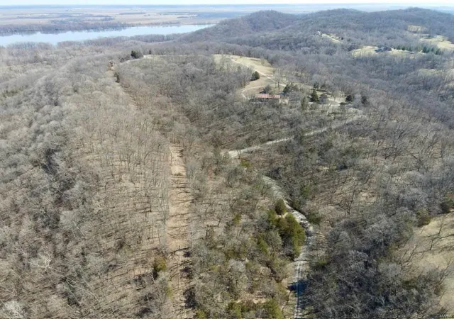 Photo 2 of Sale Pending at 13414 Hwy 79, New London, MO 63459 | MLS# 25024367 | Listing updated on 2025-04-18