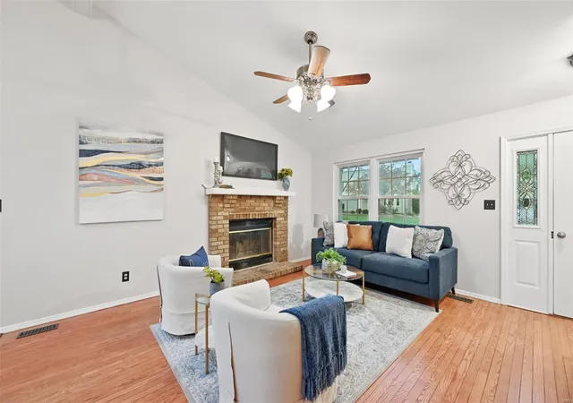 Photo 3 of Single family home for sale at 5857 Walnut Creek Blvd, Saint Charles, MO 63304 | MLS# 25024423 | Listing updated on 2025-04-18