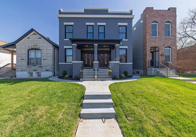 Photo 3 of Single family home for sale at 4322 Swan Ave, Saint Louis, MO 63110 | MLS# 25024499 | Listing updated on 2025-04-25