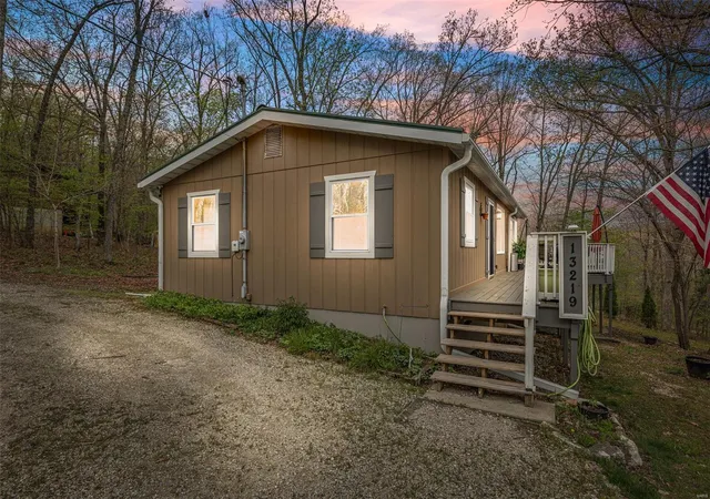 Photo 1 of Single family home for sale at 13219 Apache Point Dr, Sainte Genevieve, MO 63670 | MLS# 25024500 | Listing updated on 2025-04-21