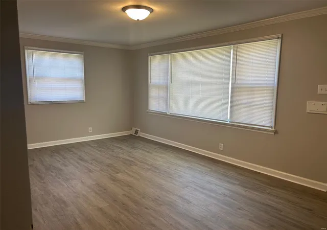Photo 2 of Single family home for sale at 662 Gleason Dr, Saint Louis, MO 63137 | MLS# 25024520 | Listing updated on 2025-04-18