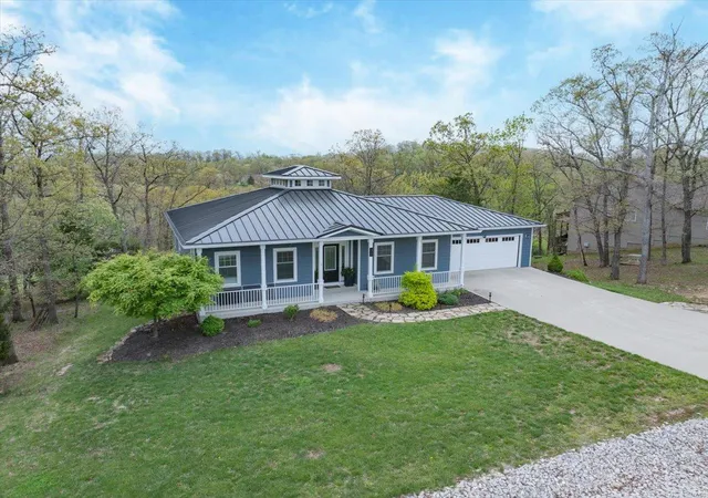 Photo 1 of Single family home for sale at 38 Highline Rd, Lake Ozark, MO 65049 | MLS# 25024546 | Listing updated on 2025-04-21