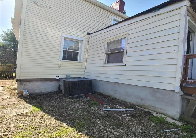 Photo 2 of Single family home for sale at 6207 Famous Ave, Saint Louis, MO 63139 | MLS# 25024557 | Listing updated on 2025-04-18