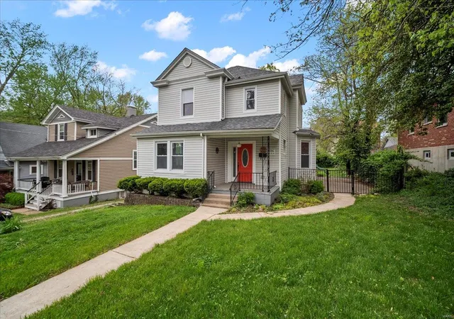 Photo 2 of Single family home for sale at 431 Tuxedo Blvd, Saint Louis, MO 63119 | MLS# 25024606 | Listing updated on 2025-04-22