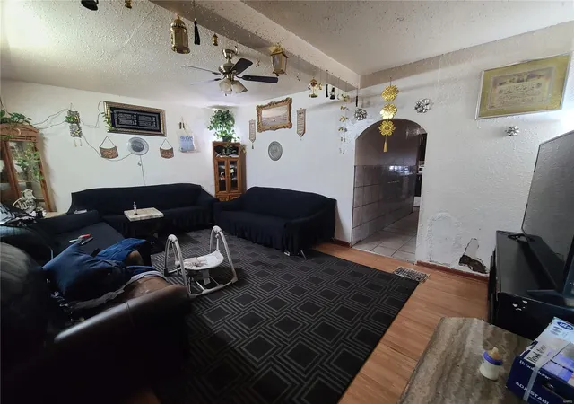 Photo 3 of Single family home for sale at 4114 Beethoven Ave, Saint Louis, MO 63116 | MLS# 25024628 | Listing updated on 2025-04-19