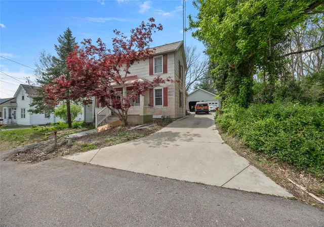 Photo 1 of Single family home for sale at 883 Biltmore St, Sainte Genevieve, MO 63670 | MLS# 25024671 | Listing updated on 2025-04-20