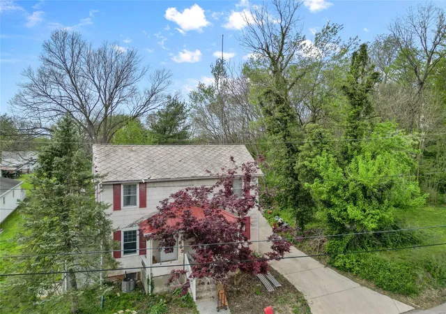 Photo 2 of Single family home for sale at 883 Biltmore St, Sainte Genevieve, MO 63670 | MLS# 25024671 | Listing updated on 2025-04-20