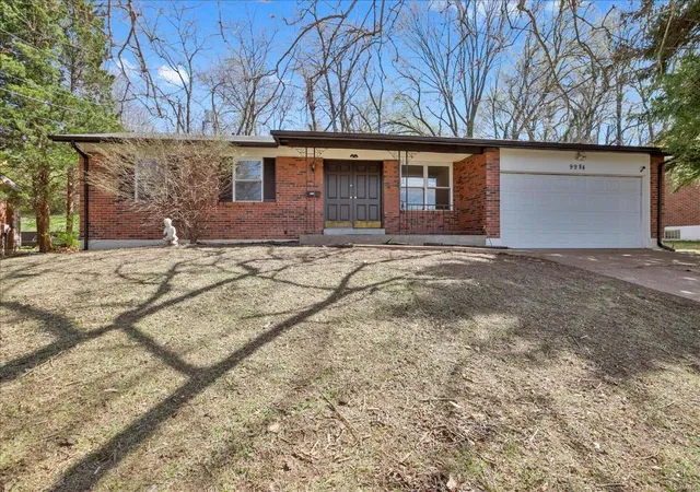 Photo 1 of Single family home for sale at 9984 Lochiel Ln, Saint Louis, MO 63137 | MLS# 25024682 | Listing updated on 2025-04-20