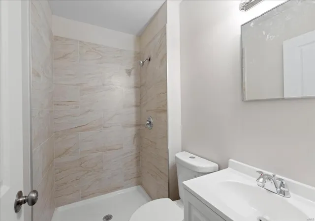 Photo 3 of Single family home for sale at 9984 Lochiel Ln, Saint Louis, MO 63137 | MLS# 25024682 | Listing updated on 2025-04-20