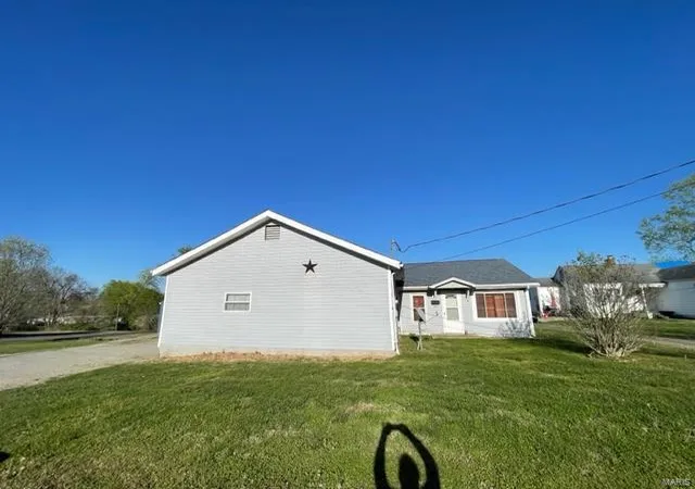 Photo 2 of Single family home for sale at 515 S Main St, Fredericktown, MO 63645 | MLS# 25024706 | Listing updated on 2025-04-20