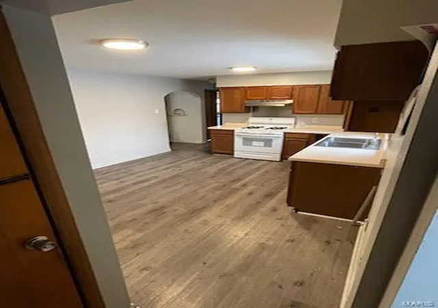 Photo 3 of Single family home for sale at 110 Barto Dr, Saint Louis, MO 63135 | MLS# 25024718 | Listing updated on 2025-04-21