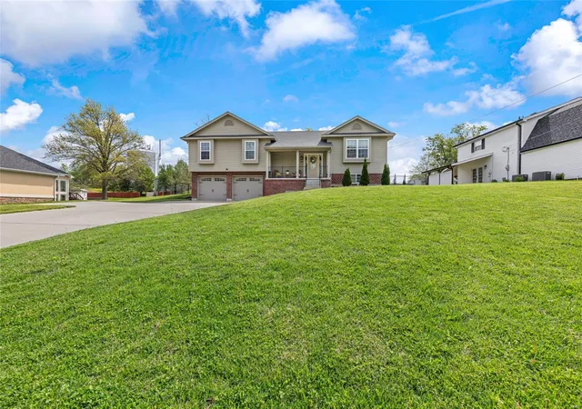 Photo 1 of Single family home for sale at 738 Jacobs Station Rd, Saint Charles, MO 63304 | MLS# 25024833 | Listing updated on 2025-04-25