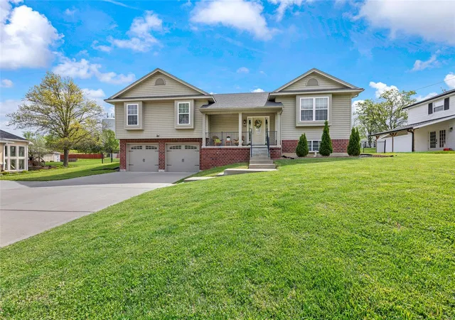 Photo 3 of Single family home for sale at 738 Jacobs Station Rd, Saint Charles, MO 63304 | MLS# 25024833 | Listing updated on 2025-04-25