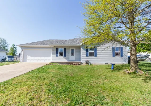 1st image of 1123 Applelane Dr, Lebanon, MO 65536 | MLS# 25024875