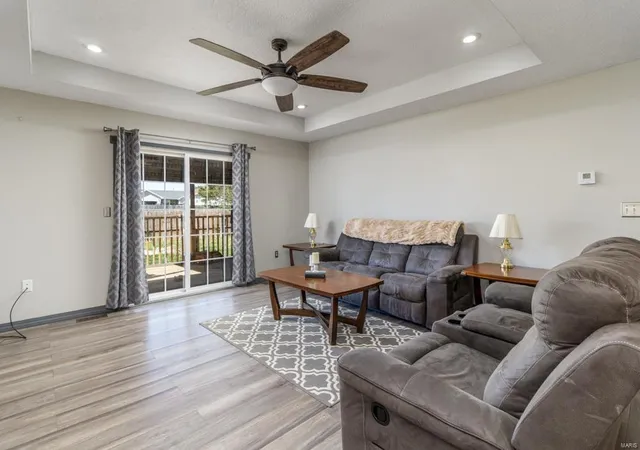 Photo 3 of Single family home for sale at 1123 Applelane Dr, Lebanon, MO 65536 | MLS# 25024875 | Listing updated on 2025-04-24