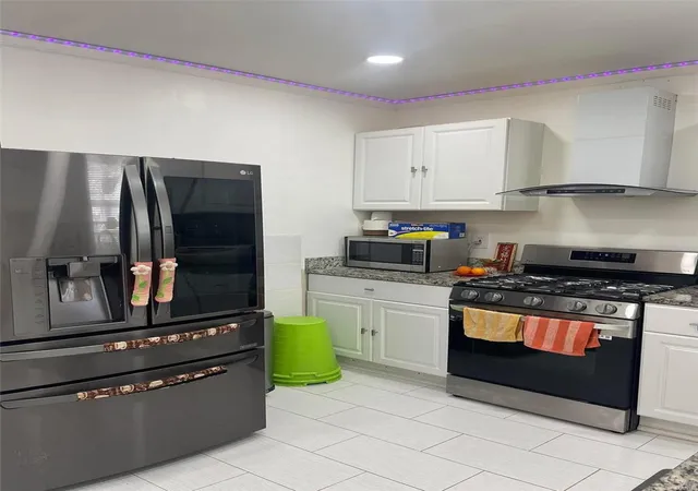 Photo 3 of Single family home for sale at 4007 Delor St, Saint Louis, MO 63116 | MLS# 25024887 | Listing updated on 2025-04-22