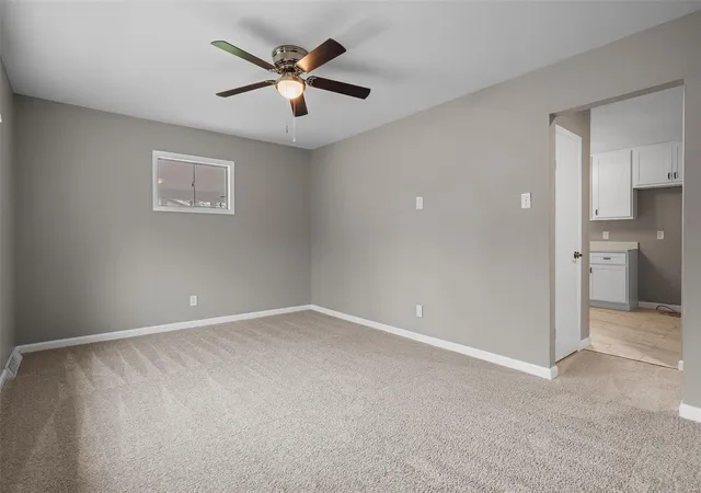 Photo 4 of Single family home for sale at 1399 Valli Ln, Saint Charles, MO 63304 | MLS# 25024934 | Listing updated on 2025-04-23