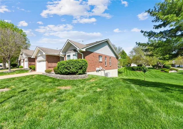 Photo 2 of Condo for sale at 28 Bardstown Ct #36D, Saint Charles, MO 63303 | MLS# 25024957 | Listing updated on 2025-05-12