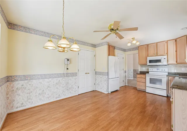 Listing Photo 4 - Condo for sale in building located at 28 Bardstown Ct, Saint Charles, MO 63303 - Unit #36D