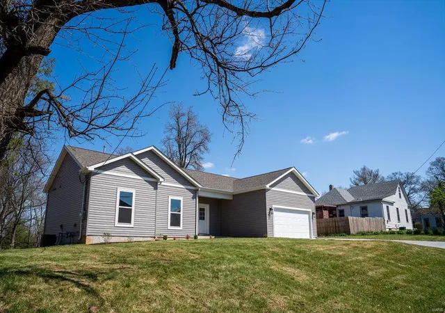 Photo 3 of Single family home for sale at 9605 W Milton Ave, Saint Louis, MO 63114 | MLS# 25025080 | Listing updated on 2025-04-22