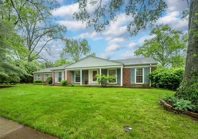 Photo 1 of Single family home for sale at 1713 Ben Davis Ln, Saint Louis, MO 63122 | MLS# 25025083 | Listing updated on 2025-05-01