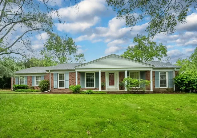 Photo 1 of Single family home for sale at 1713 Ben Davis Ln, Saint Louis, MO 63122 | MLS# 25025083 | Listing updated on 2025-05-01