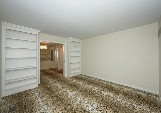 Photo 4 of Single family home for sale at 1713 Ben Davis Ln, Saint Louis, MO 63122 | MLS# 25025083 | Listing updated on 2025-05-01