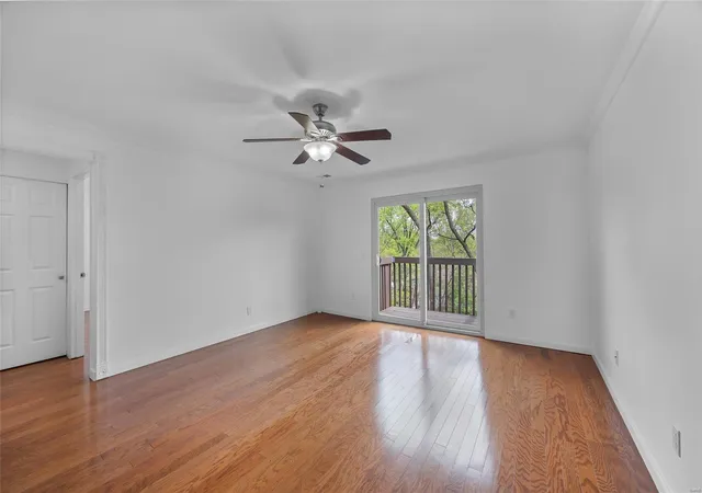 Photo 3 of Condo for sale at 1015 Adworth Dr #I, Saint Louis, MO 63125 | MLS# 25025106 | Listing updated on 2025-04-22