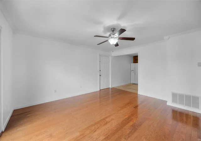 Photo 4 of Condo for sale at 1015 Adworth Dr #I, Saint Louis, MO 63125 | MLS# 25025106 | Listing updated on 2025-04-22