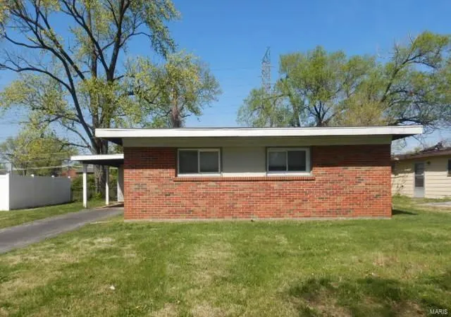 Photo 1 of Single family home for sale at 6701 Alder Ave, Saint Louis, MO 63134 | MLS# 25025108 | Listing updated on 2025-04-22