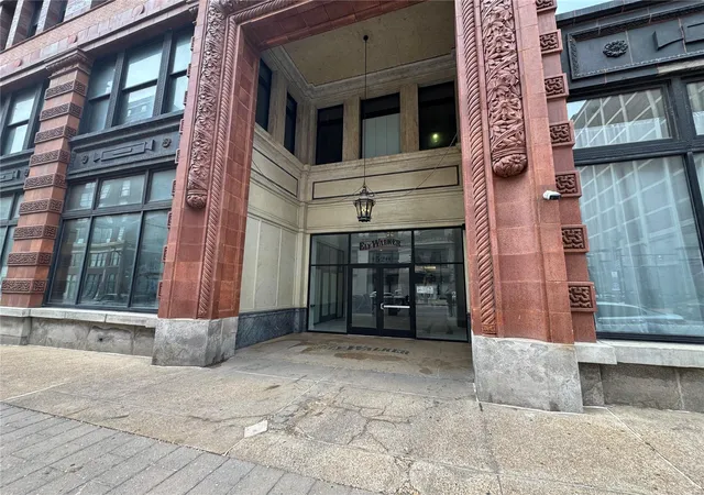 Photo 2 of Condo for sale at 1520 Washington Ave #616, Saint Louis, MO 63103 | MLS# 25025113 | Listing updated on 2025-04-22