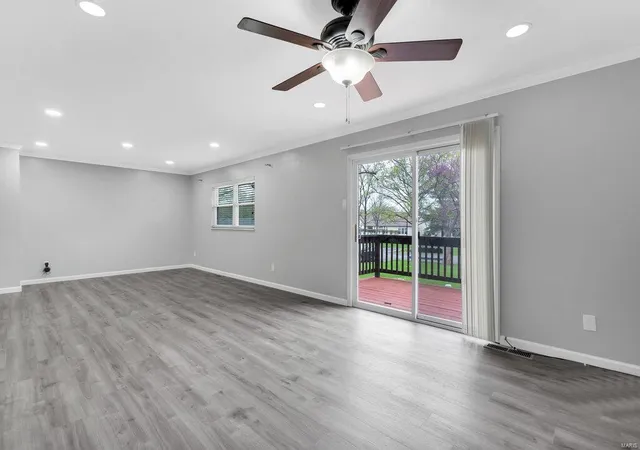 Photo 4 of Townhouse for sale at 92 Conway Cvs Dr, Chesterfield, MO 63017 | MLS# 25025142 | Listing updated on 2025-04-25