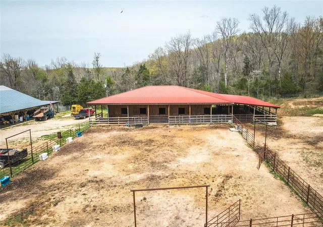 Photo 3 of Single family home for sale at 12346 Hamilton Holw Rd, Sullivan, MO 63080 | MLS# 25025240 | Listing updated on 2025-04-28
