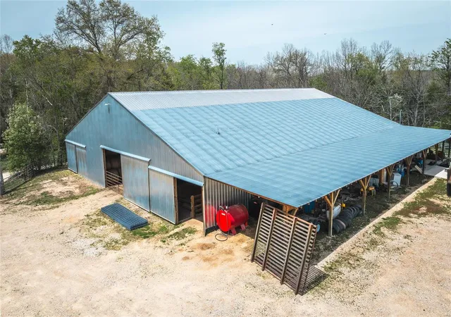 Photo 3 of Single family home for sale at 12346 Hamilton Holw Rd, Sullivan, MO 63080 | MLS# 25025240 | Listing updated on 2025-04-28