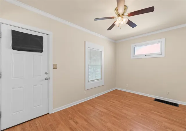 Photo 3 of Single family home for sale at 6925 Field Ave, Saint Louis, MO 63116 | MLS# 25025308 | Listing updated on 2025-04-23