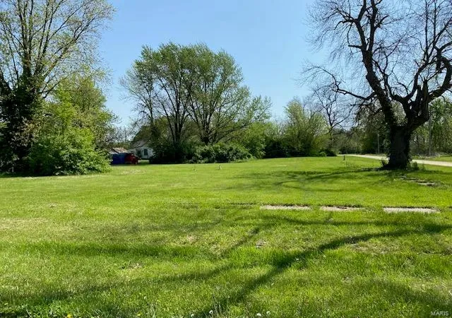Photo 1 of Land for sale at 110 S Maple St, Bellflower, MO 63333 | MLS# 25025309 | Listing updated on 2025-04-28