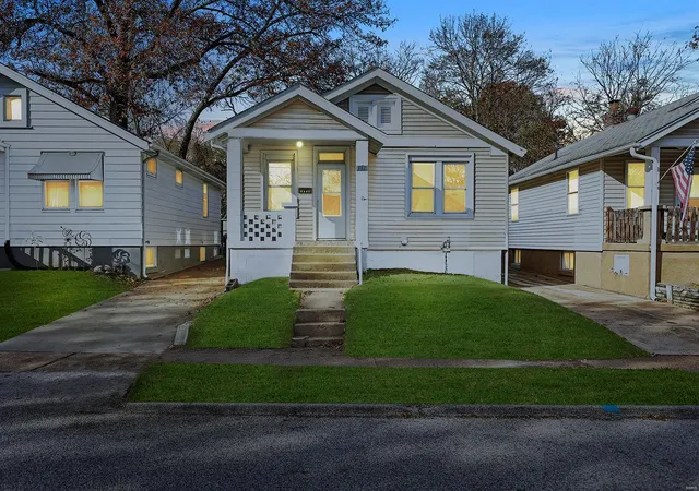 Photo 1 of Single family home for sale at 3321 Dix Ave, Saint Louis, MO 63114 | MLS# 25025336 | Listing updated on 2025-04-22