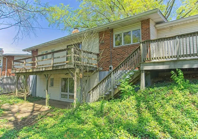 Photo 3 of Single family home for sale at 1267 Craig Rd, Saint Louis, MO 63146 | MLS# 25025405 | Listing updated on 2025-04-23