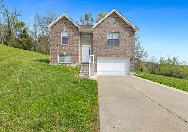 Photo 1 of Single family home for sale at 711 Sawyer Ter, New Haven, MO 63068 | MLS# 25025454 | Listing updated on 2025-04-24