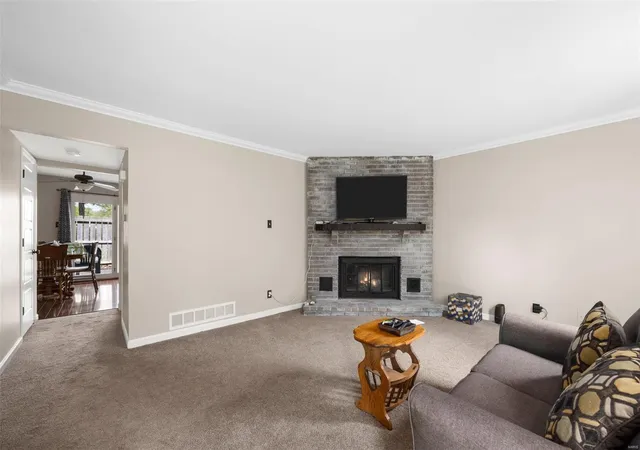 Photo 3 of Townhouse for sale at 45 Park Charles Blvd S #D, Saint Peters, MO 63376 | MLS# 25025494 | Listing updated on 2025-04-26