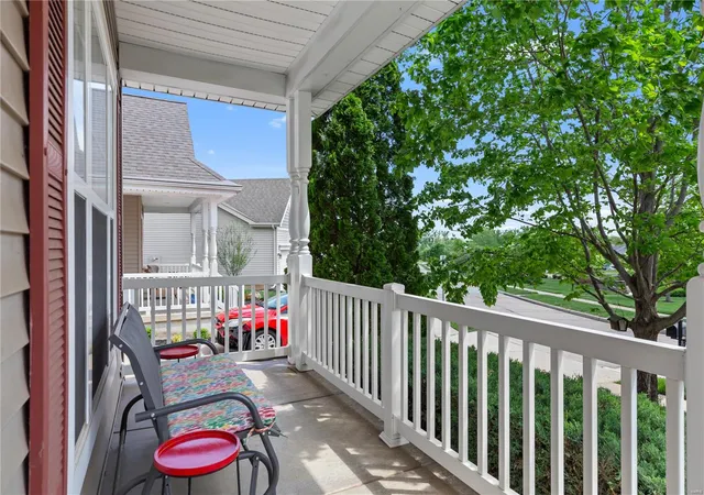 Photo 2 of Single family home for sale at 1440 Colonial Dr, Saint Charles, MO 63304 | MLS# 25025499 | Listing updated on 2025-05-01