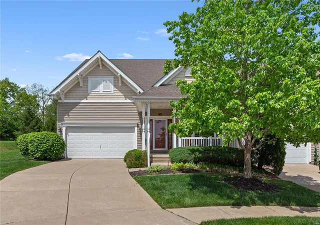 Photo 1 of Single family home for sale at 1440 Colonial Dr, Saint Charles, MO 63304 | MLS# 25025499 | Listing updated on 2025-05-01