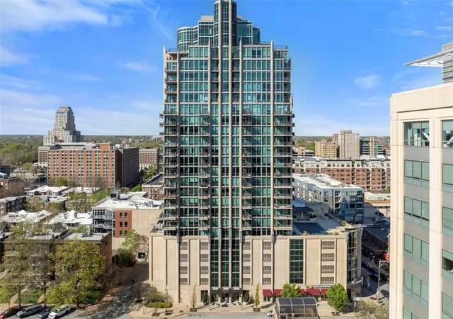 Photo 1 of Condo for sale at 4909 Laclede Ave #805, Saint Louis, MO 63108 | MLS# 25025526 | Listing updated on 2025-04-23