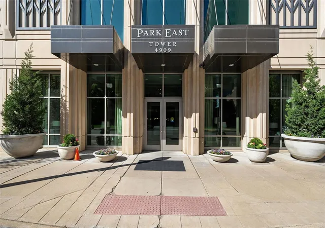 Photo 1 of Condo for sale at 4909 Laclede Ave #805, Saint Louis, MO 63108 | MLS# 25025526 | Listing updated on 2025-04-23