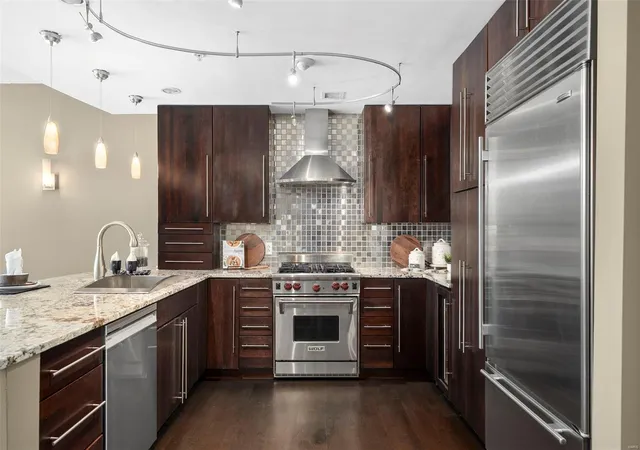 Photo 3 of Condo for sale at 4909 Laclede Ave #805, Saint Louis, MO 63108 | MLS# 25025526 | Listing updated on 2025-04-23